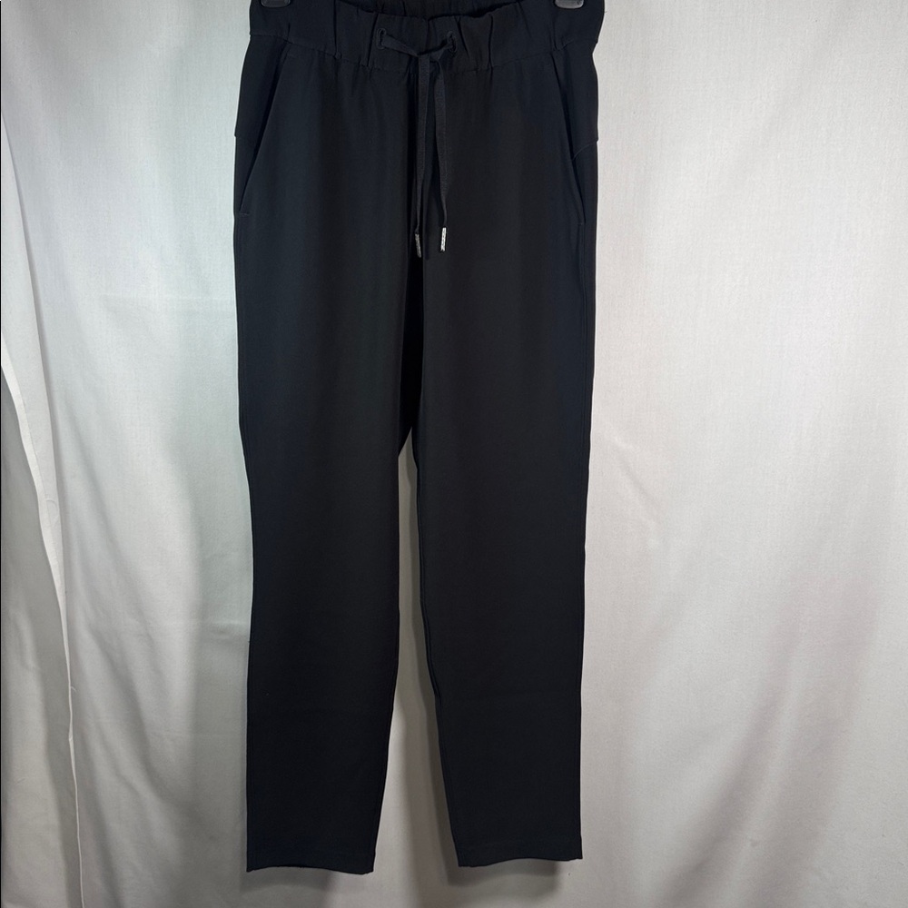 Lululemon On the Fly Woven Drawstring Pants Black - Size 2